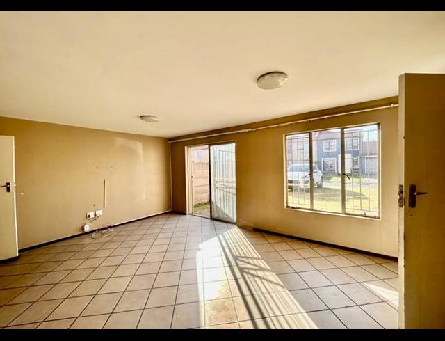 2 BEDROOM HOUSE FOR SALE IN VANDERBIJLPARK CE 3